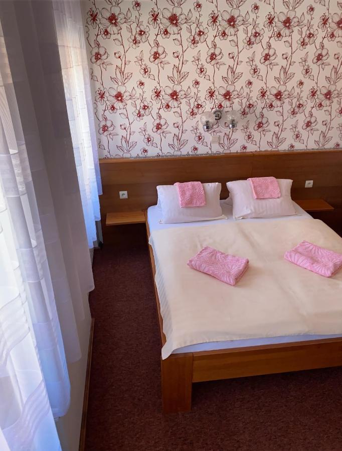 Pension Falko Cesky Krumlov Exterior photo